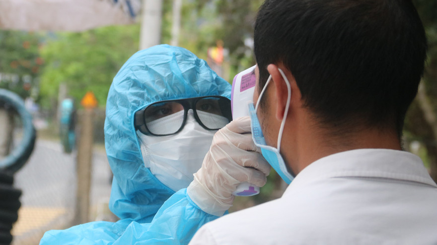 Đà Nẵng sẽ tiếp tục điều tra, xác minh những hành khách trên chuyến bay MI632 đang có mặt tại TP Đà Nẵng, và các địa phương khác. Ảnh: Nguyễn Thành