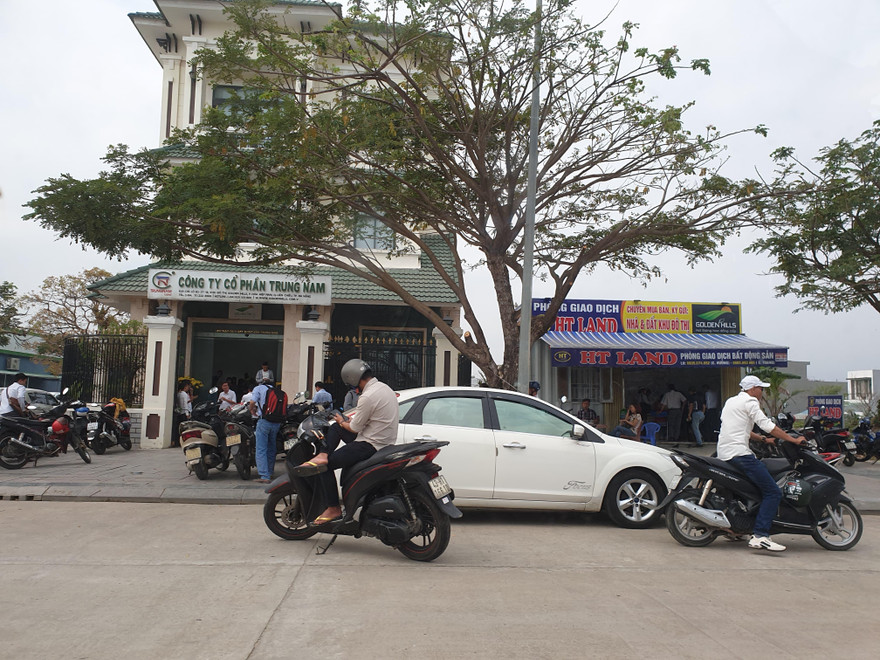 Thị trường bất động sản của Đà Nẵng thời gian qua đang rất "sốt". Để thổi giá, nhiều "cò" đất đã tung tin thất thiệt, văn bản giả để thổi giá. Ảnh minh họa