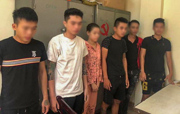 Nhóm thanh niên tụ tập ăn nhậu, chơi ma tuý vừa được Công an phường Khuê Mỹ (Ngũ Hành Sơn, Đà Nẵng). Ảnh: CA