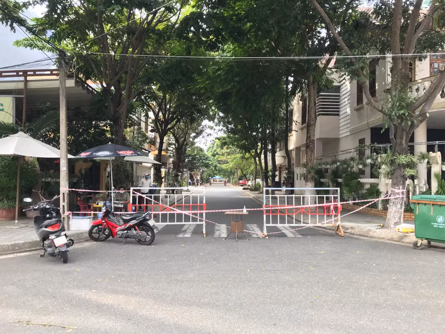 Khu vực từ số 02 đến 48 đường Hồ Huân Nghiệp đã được thiết lập vùng cách ly y tế. 
