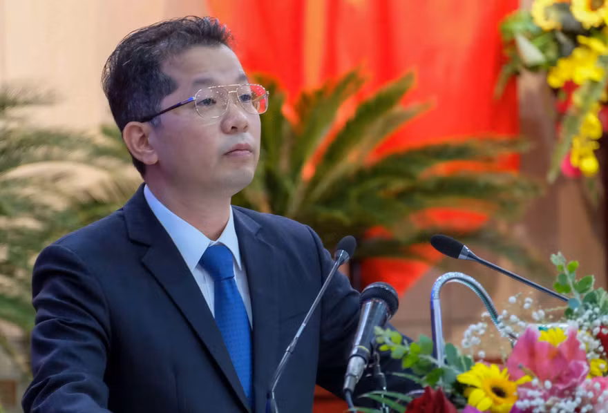 Ông Nguyễn Văn Quảng, Bí thư Thành uỷ Đà Nẵng phát biểu tại kỳ họp. 
