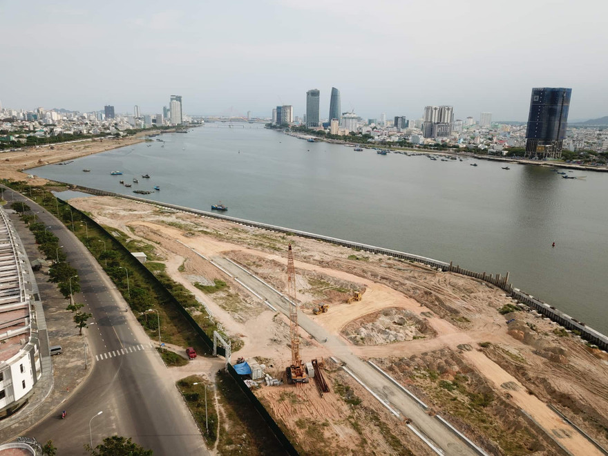 Đà Nẵng sẽ điều chỉnh quy hoạch các dự án dọc sông Hàn. Ảnh: Nguyễn Thành