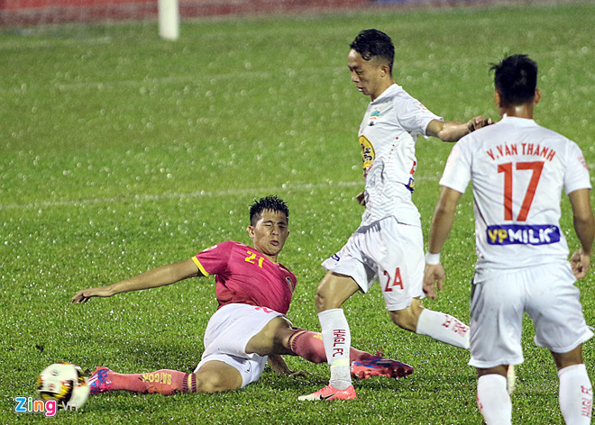 Trung vệ U23 Việt Nam về khoác áo đội bóng bầu Hiển