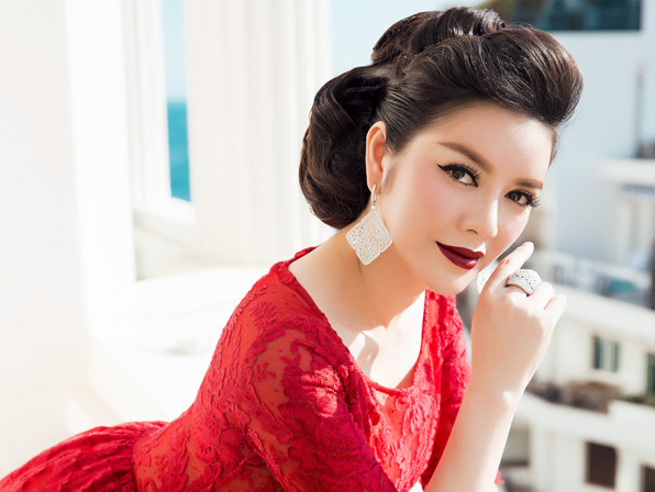 Lý Nhã Kỳ, Văn Mai Hương... các quý cô tuổi Tuất xinh đẹp