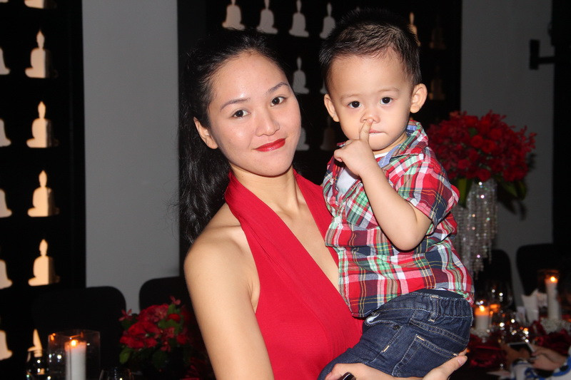 Phan Thị Lý khoe quý tử đáng yêu.