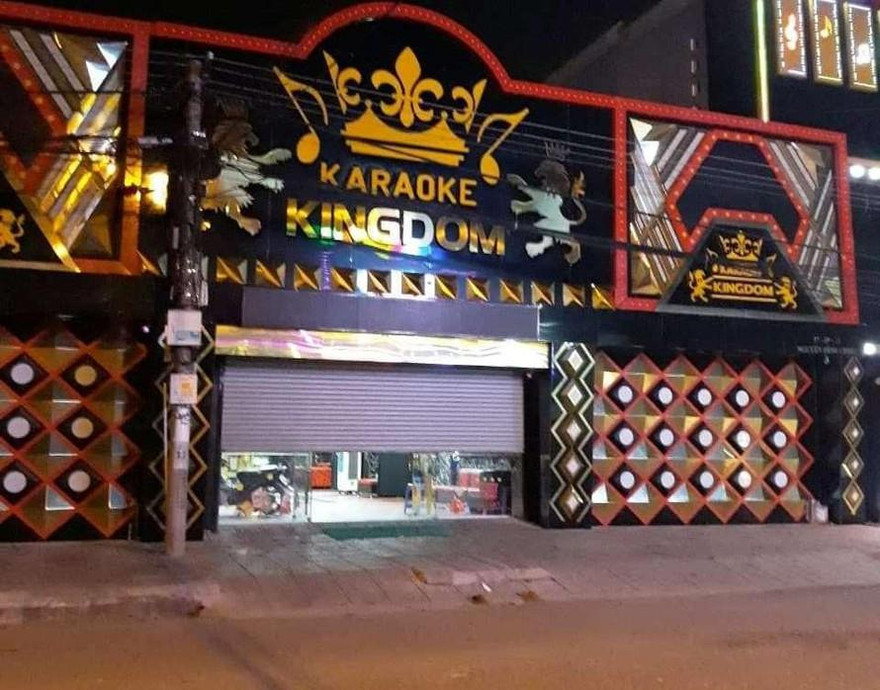 Quảng Nam tạm dừng hoạt động karaoke, massage, vũ trường...từ 12h hôm nay 26/11.