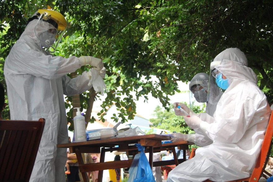 Lái xe grab mắc COVID-19 ở Đà Nẵng dự 2 đám cưới ở Quảng Nam