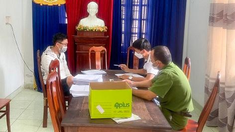 Đối tượng Q. bị tạm giữ. Ảnh CA