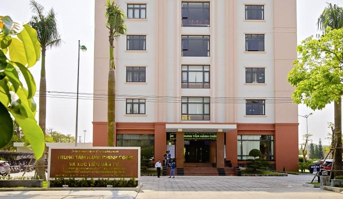 Trung tâm hành chính công và xúc tiến đầu tư tỉnh Quảng Nam.