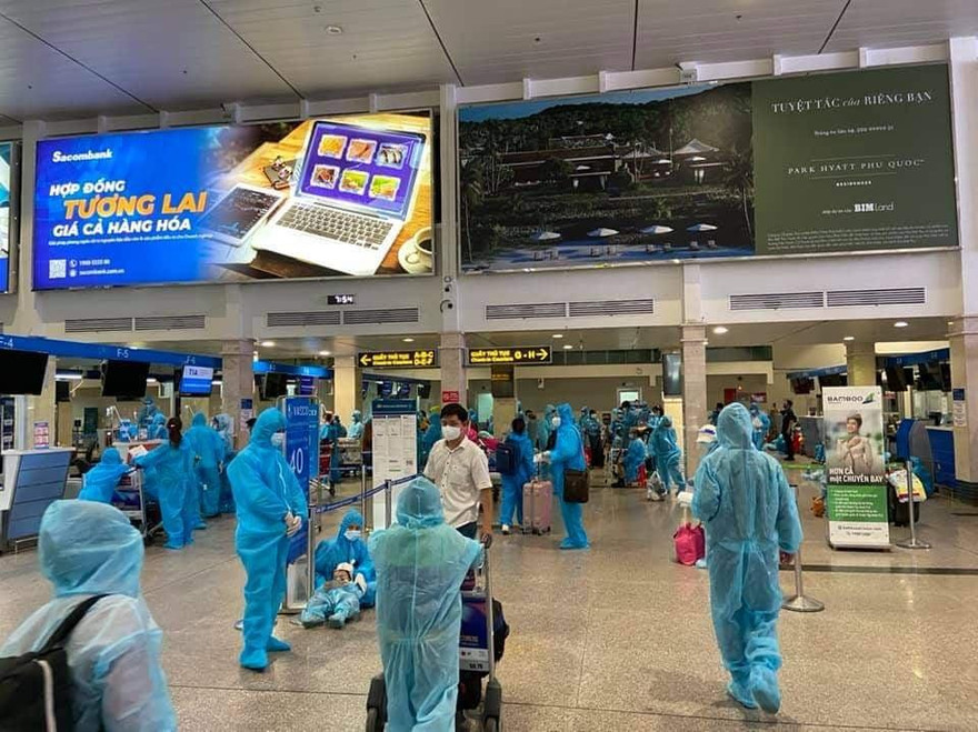 Người dân Quảng Nam ở TP.Hồ Chí Minh được đón về quê miễn phí. Ảnh M. Phúc