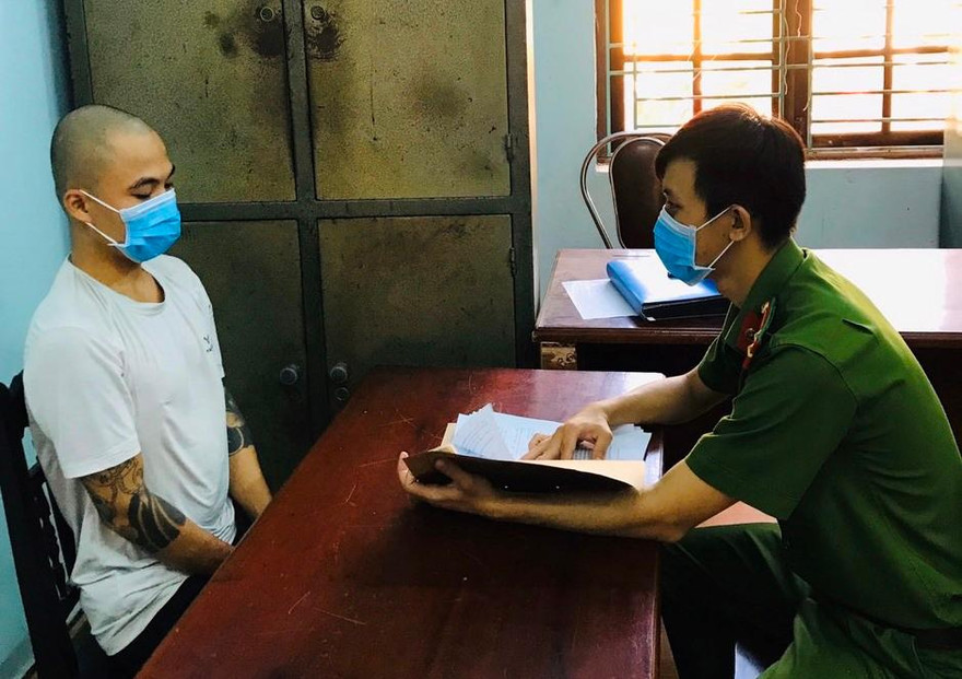 Đối tượng Phan Văn Mỹ tại cơ quan công an. 