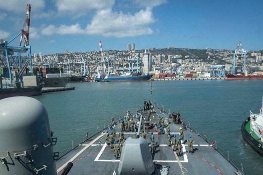 Tàu khu trục tên lửa USS Donald Cook của Mỹ trong một lần cập cảng Haifa. (Ảnh: SCMP)