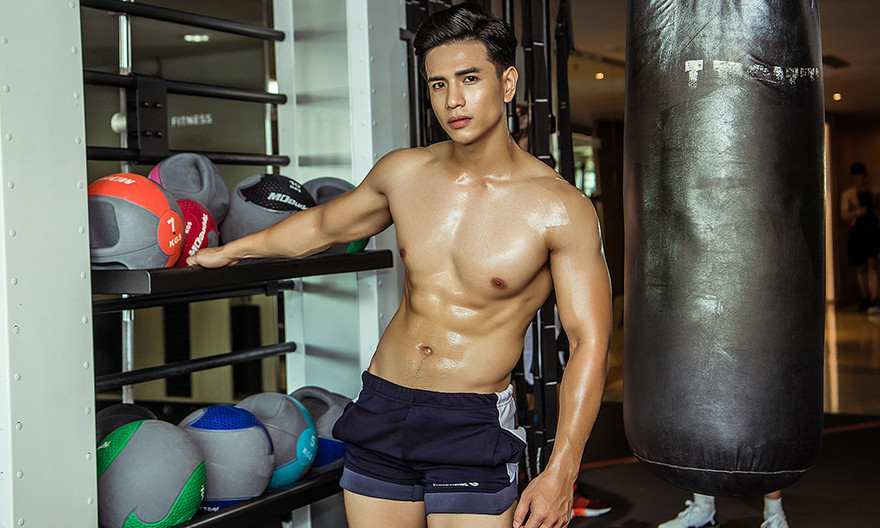 Huấn luyện viên thể hình Việt Nam đăng quang Mr International 2019.