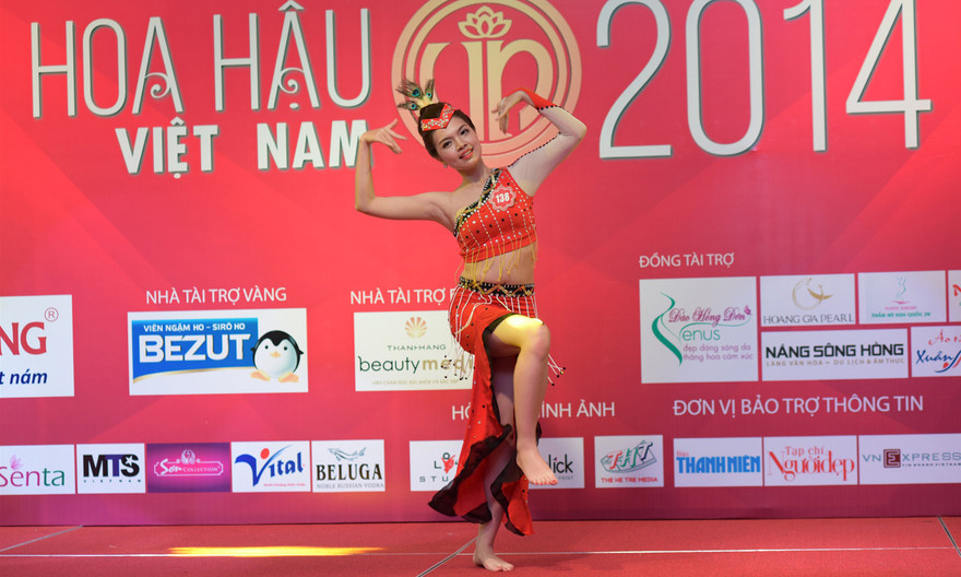 Thí sinh trình diễn trong buổi sơ tuyển phần thi tài năng. Ảnh: SV.