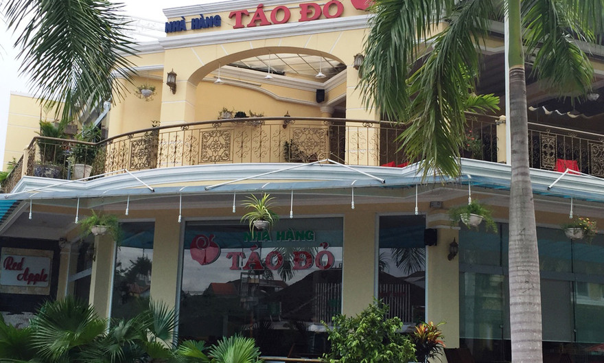 Nhà hàng Táo Đỏ (Huế) - nơi xảy ra vụ khách nhậu nổ súng bắn chủ nợ do mâu thuẫn nợ nần tiền bạc.