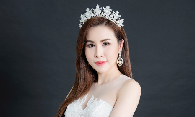 Hoa hậu Áo dài tại Úc Hoàng Dung.