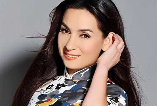 Ca sĩ Phi Nhung mong được mặc áo dài cưới một lần trong đời