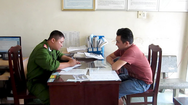 Võ Văn Hưng tại cơ quan công an.