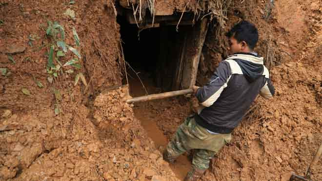 Công binh làm phát lộ hầm địa đạo