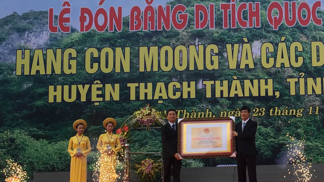 Thanh Hóa đón nhận Bằng di tích quốc gia đặc biệt hang Con Moong và các di tích vùng phụ cận. Ảnh: Hoàng Lam