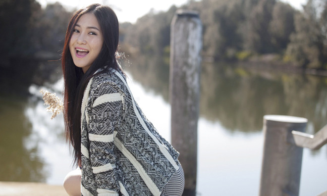 Hương Tràm khoe dáng xinh tươi khi lưu diễn ở Úc.
