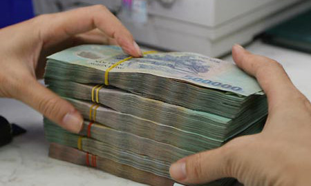 Nhiều người trên thế giới lo lãi suất tăng sẽ ảnh hưởng đến khả năng trả nợ khi họ mua nhà. Ảnh: PV.