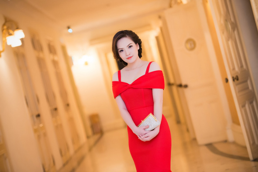 'Gái một con' Đan Lê thanh mảnh và gợi cảm bất ngờ.