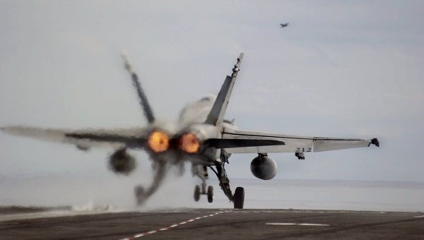 Một chiến đấu cơ F-18 của không quân Mỹ. Ảnh: AP