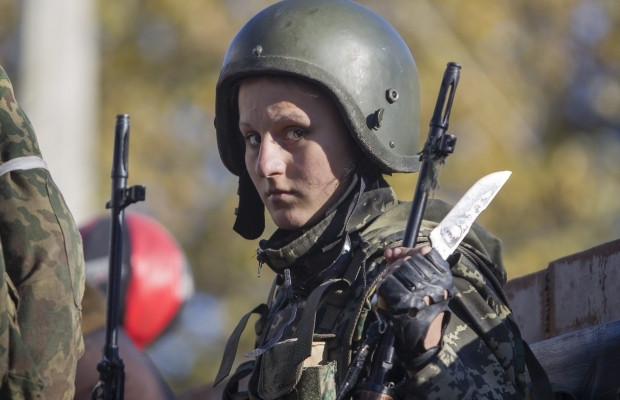 Những bóng hồng Ukraine tham chiến ở miền Đông