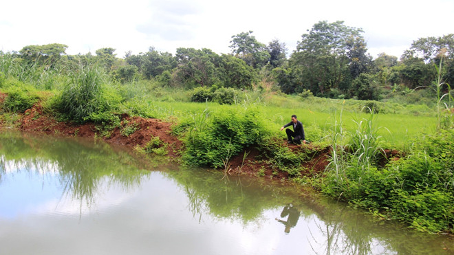 Hiện trường anh Duy ôm hai con tự tử