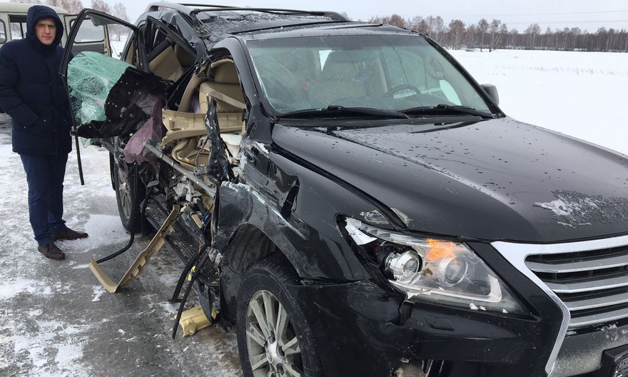 Chiếc xe chở ban nhạc Bad Boys Blue gặp tai nạn nghiêm trọng.