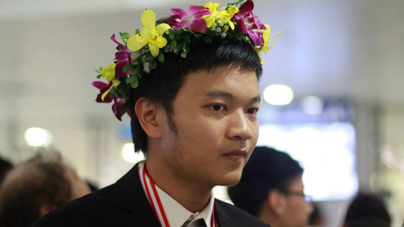 Huy chương Vàng Olympic Vật lí 2017 Tạ Bá Dũng