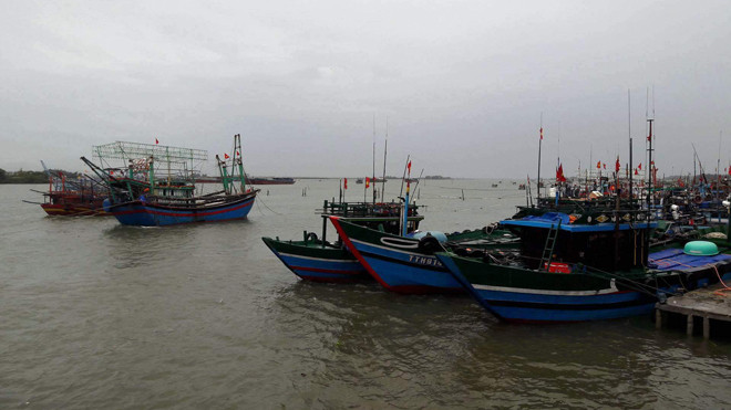 TT-Huế đưa hết tàu thuyền vào bờ, chuẩn bị sơ tán dân tránh bão số 4