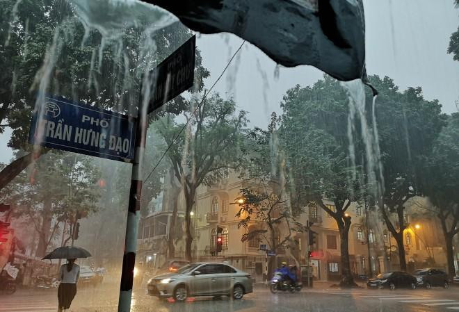 Miền Bắc đón mưa dông kéo dài