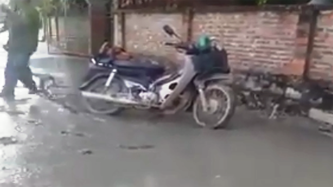 Hiện trường vụ việc (ảnh chụp từ clip)