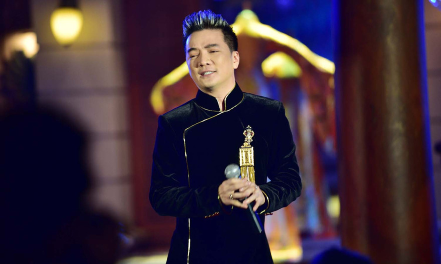 Mr. Đàm tiết lộ vào năm tới, anh sẽ dừng mọi hoạt động như giám khảo các cuộc thi hát như Xfactor, The Voice… để bắt tay vào sản xuất bộ phim về chính cuộc đời mình.