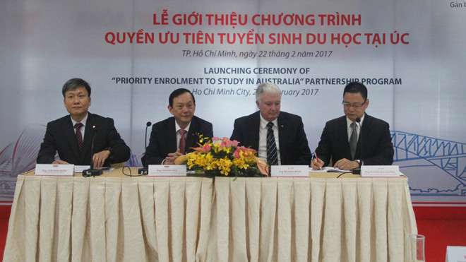 30 suất học bổng trị giá hàng ngàn USD cho du học