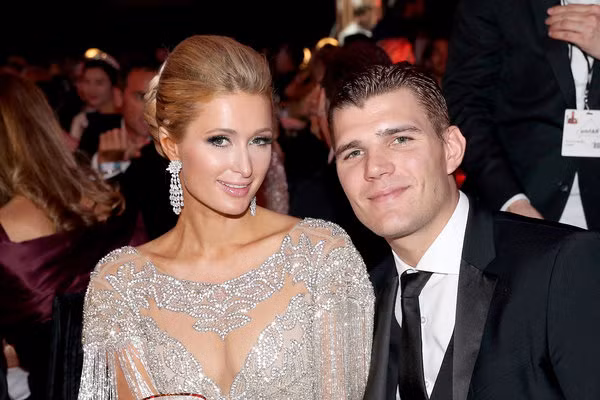 Paris Hilton bị bạn trai đòi nhẫn đính hôn 2 triệu USD dù không mua