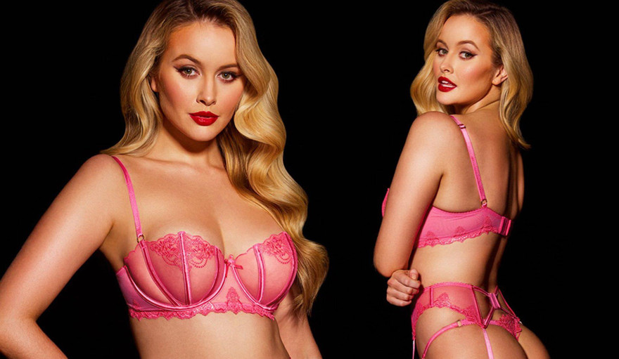 Mẫu 9x nóng bỏng với nội y ren hồng 'đầy khiêu khích'