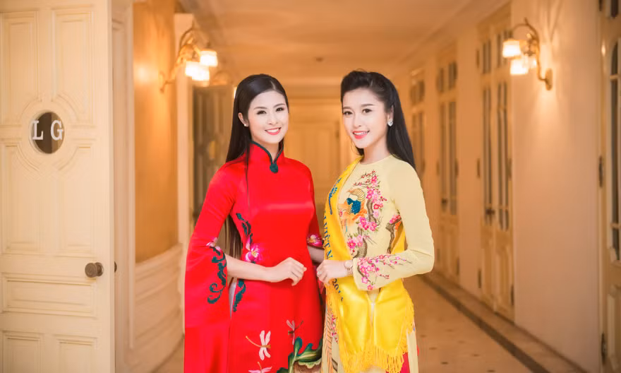 Hoa hậu Ngọc Hân và Á hậu Huyền My.