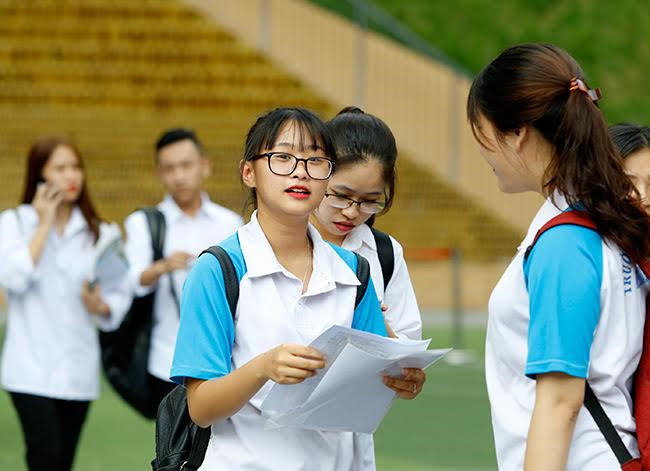 Các trường “mách nước” thí sinh nộp hồ sơ xét tuyển an toàn