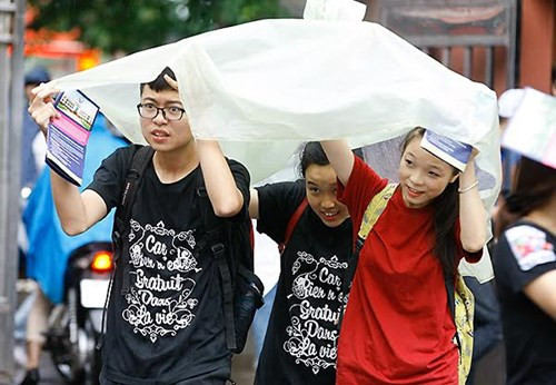 Thí sinh dự thi kỳ thi THPT quốc gia 2016. Ảnh: Như Ý