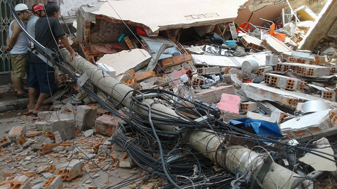 Hiện trường ngôi nhà 3 tầng bị sập đổ hoàn toàn