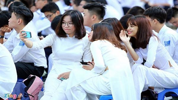 Trường học cấm nam, nữ ngồi gần nhau: Kiểu cấm đoán kì quặc?