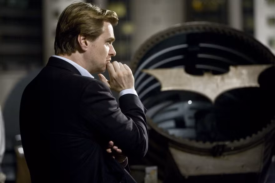  Christopher Nolan là người đã vực dậy hình tượng siêu anh hùng Batman, tạo ra một chủ nghĩa siêu anh hùng mới mang đậm dấu ấn của mình. 