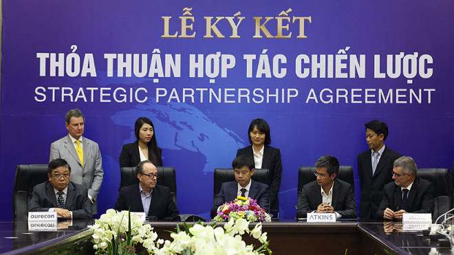 Ngày 17/7/2015, tại Hà Nội và Thành phố Hồ Chí Minh, Tập đoàn Vingroup đã đồng loạt ký kết thỏa thuận đối tác chiến lược với 8 Tập đoàn hàng đầu thế giới trong lĩnh vực thiết kế, tư vấn giám sát, quản lý dự án. Đây là bước đi chiến lược nhằm đảm bảo các c