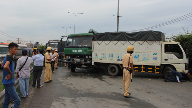5 xe ô tô dính chùm, vỡ nát sau tai nạn liên hoàn