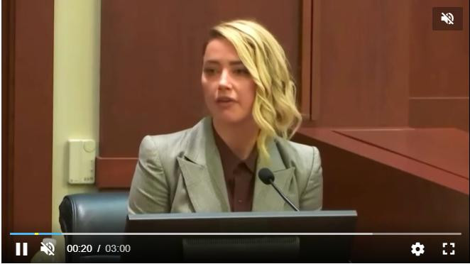 Nữ diễn viên khóc và kể người hâm mộ của Depp dọa giết, tấn công cô trên các nền tảng mạng xã hội.