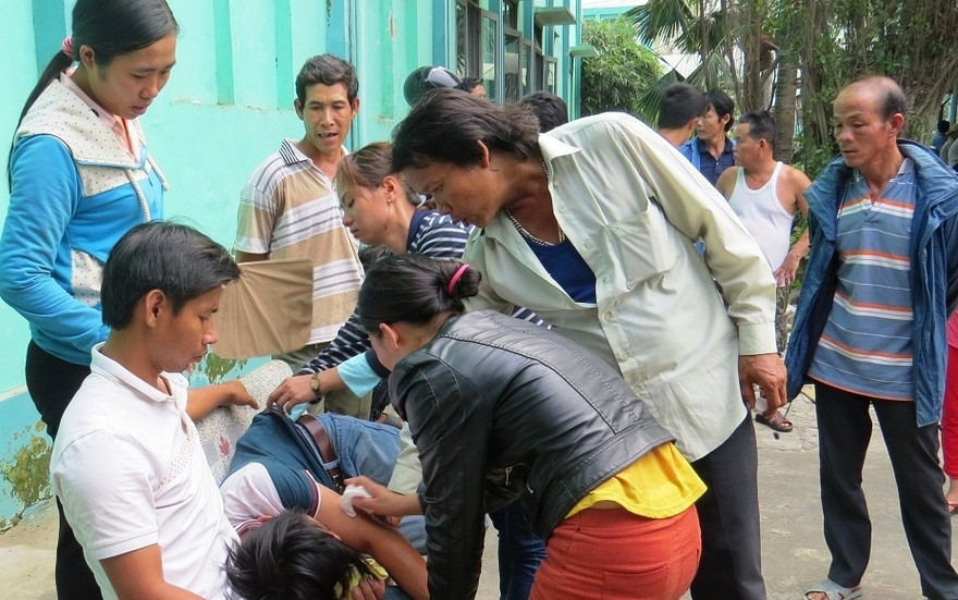 Gia đình nạn nhân đau đớn trước cái chết được cho là bất thường của chị Vân. 