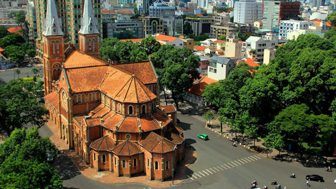 TPHCM: Kiến nghị tu sửa mái ngói Nhà thờ Đức Bà